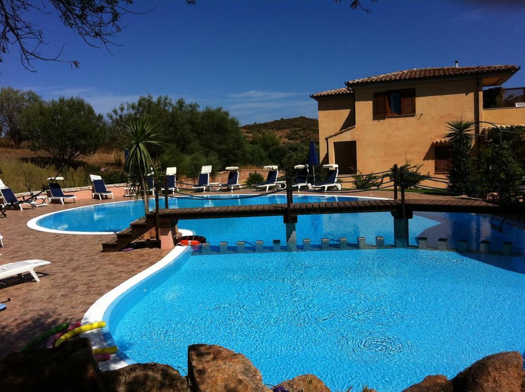 Relais Fenicottero Rosa Guest House Porto Taverna Luaran gambar
