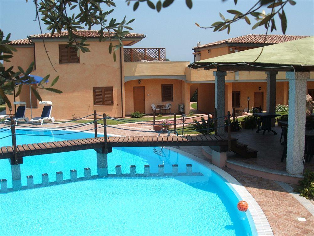 Relais Fenicottero Rosa Guest House Porto Taverna Luaran gambar
