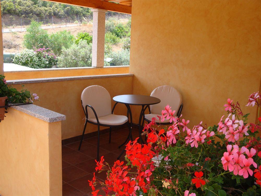 Relais Fenicottero Rosa Guest House Porto Taverna Luaran gambar