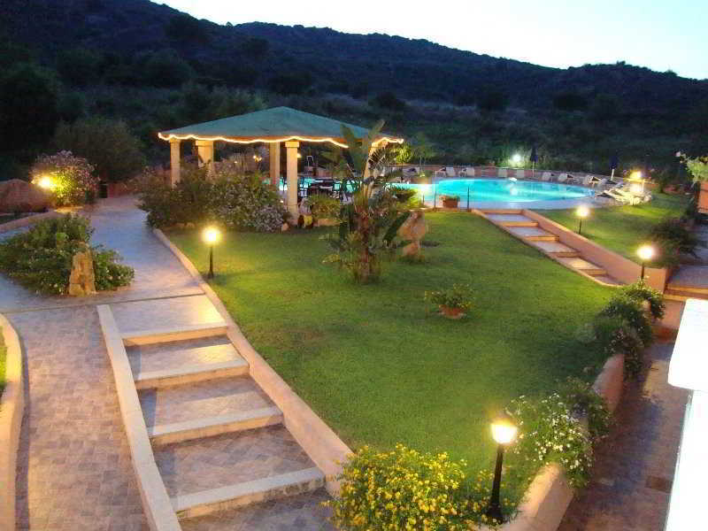 Relais Fenicottero Rosa Guest House Porto Taverna Luaran gambar