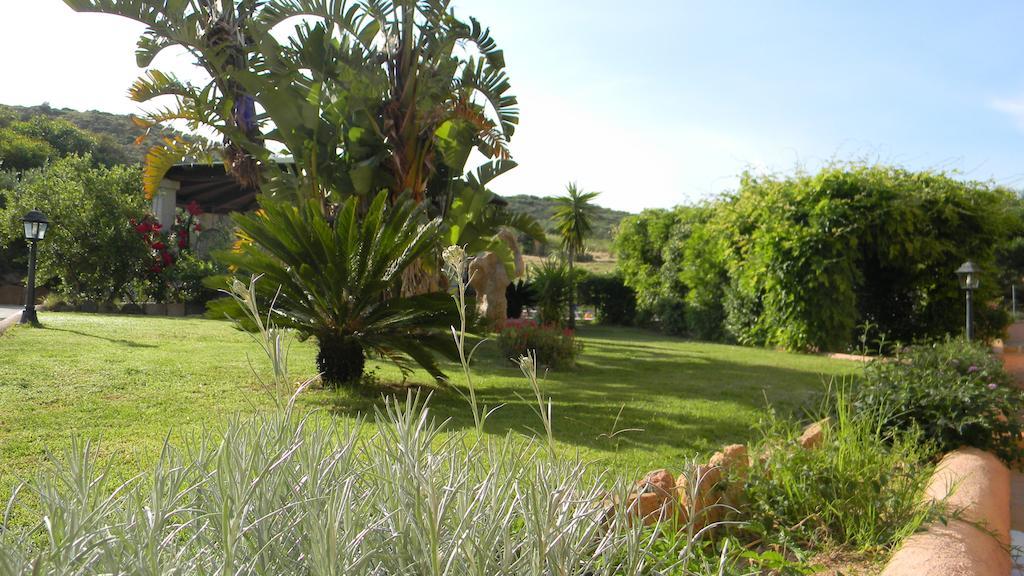 Relais Fenicottero Rosa Guest House Porto Taverna Luaran gambar