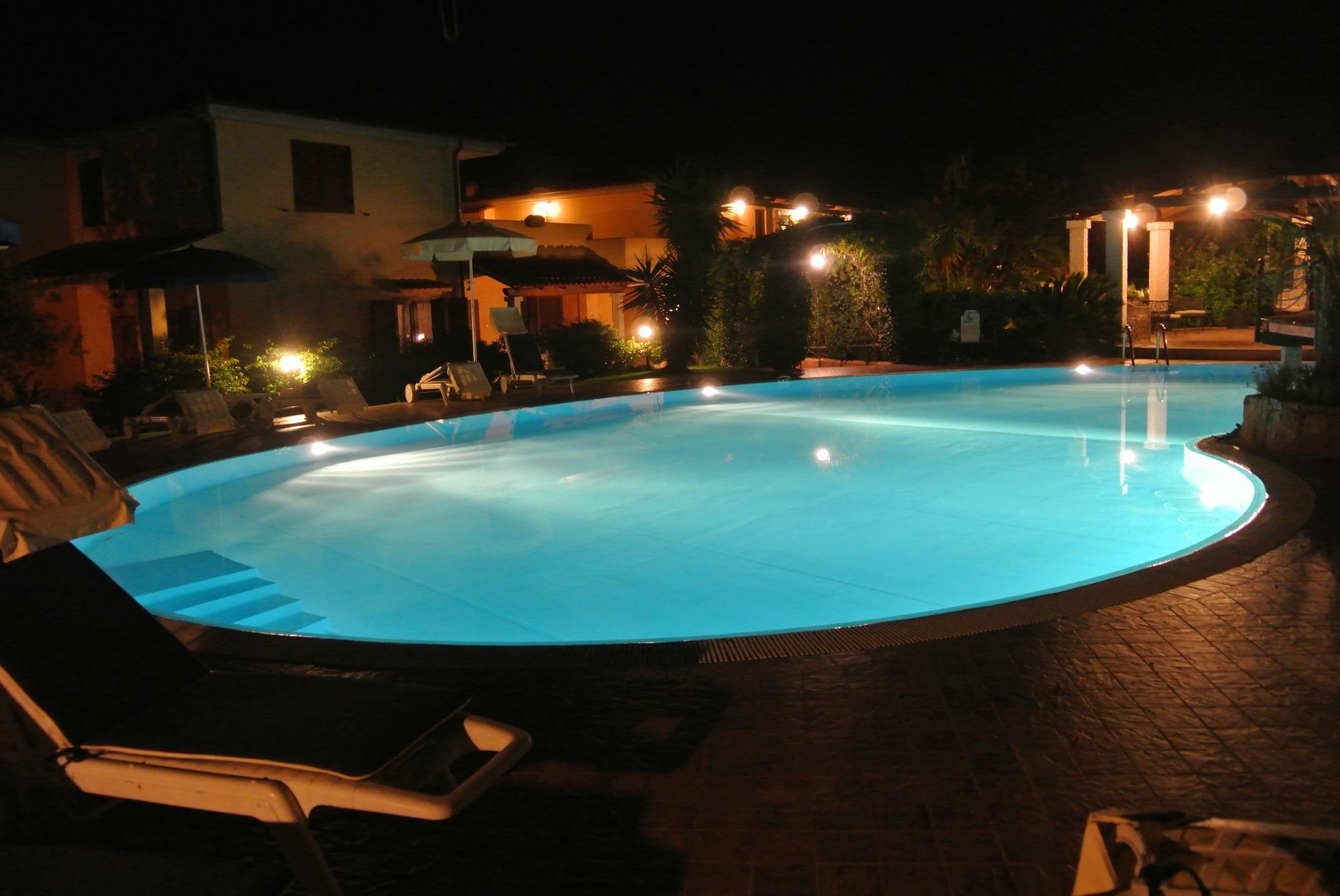 Relais Fenicottero Rosa Guest House Porto Taverna Luaran gambar